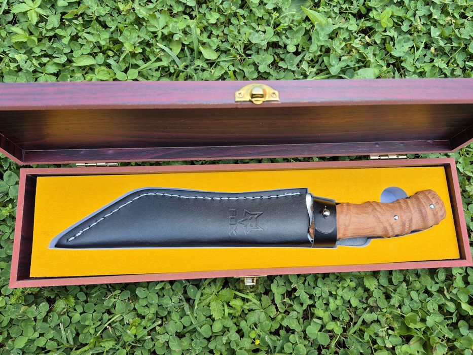 Голям ловен нож FOX в дървена подаръчна кутия