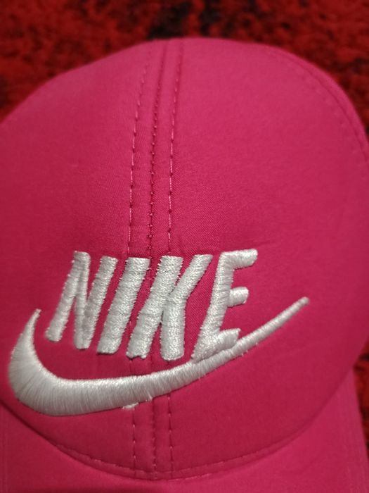 Vând șapcă Nike  dama superba