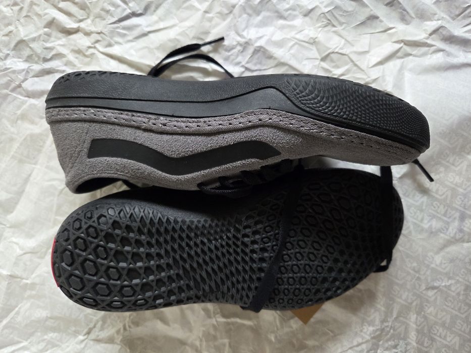 Vans Circle Vee Nr. 38,5 Unisex