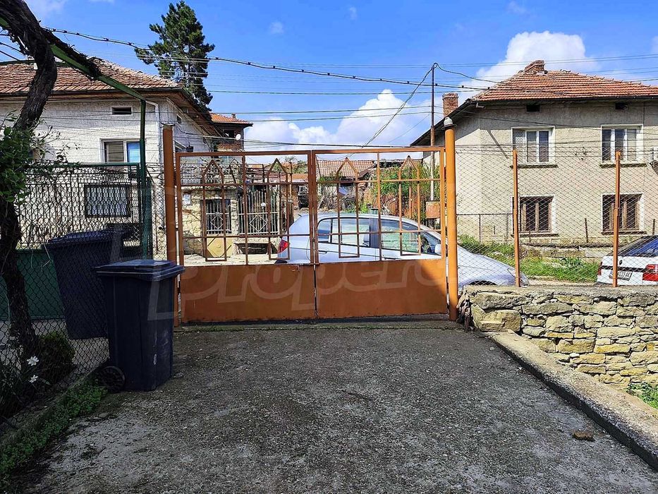 Продава се Къща в Ловеч, Гозница - 90 кв.м за 545 €/кв.м - Снимка #2