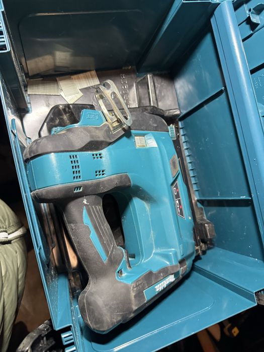 Pistol Makita DBN500