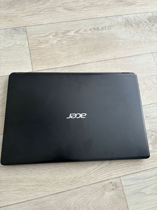 Продам ноутбук Acer  core i3 сумка мышка