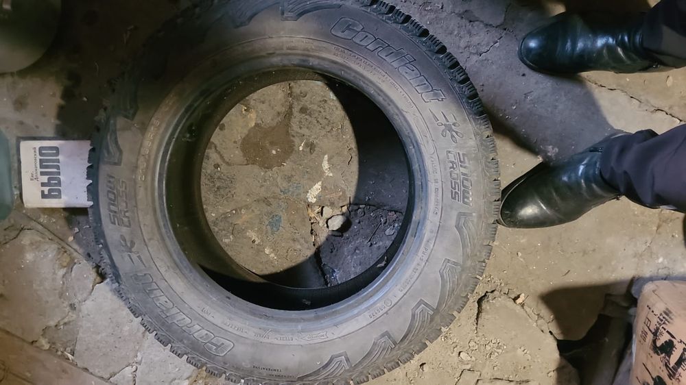 продам 2 резины 215/65 R16