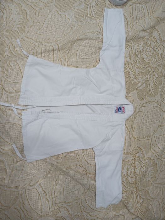 Продам кимоно для каратэ