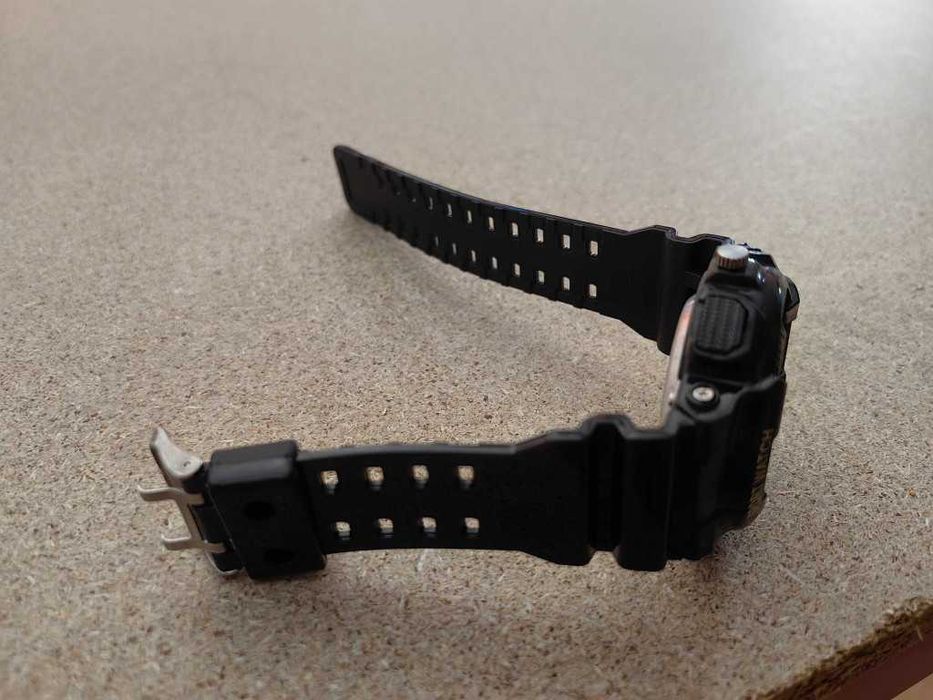 Водоустойчив спортен часовник с LED дисплей SPORT WATCH