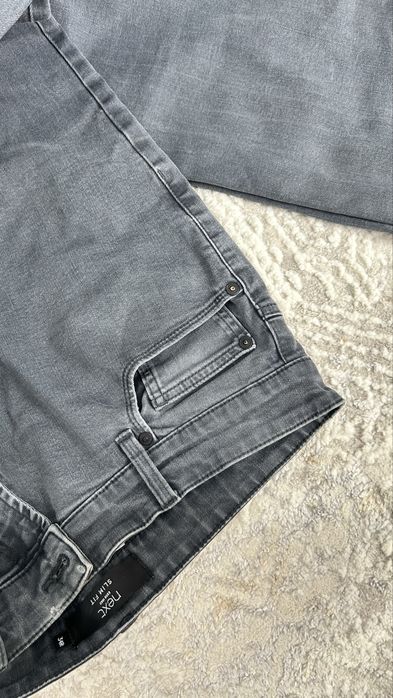 Джинсы  slim fit