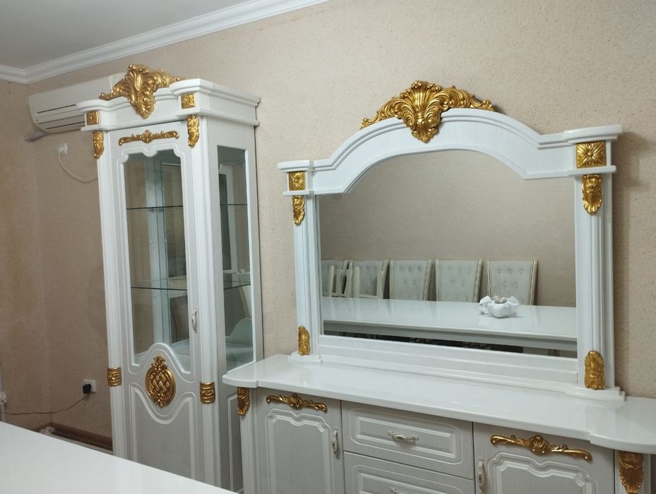 Срочно продается новый мебельный комплект совершенно новый