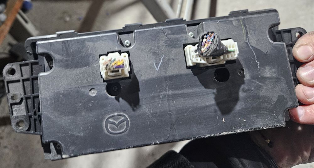 Управление климатик за Мазда 6 2010