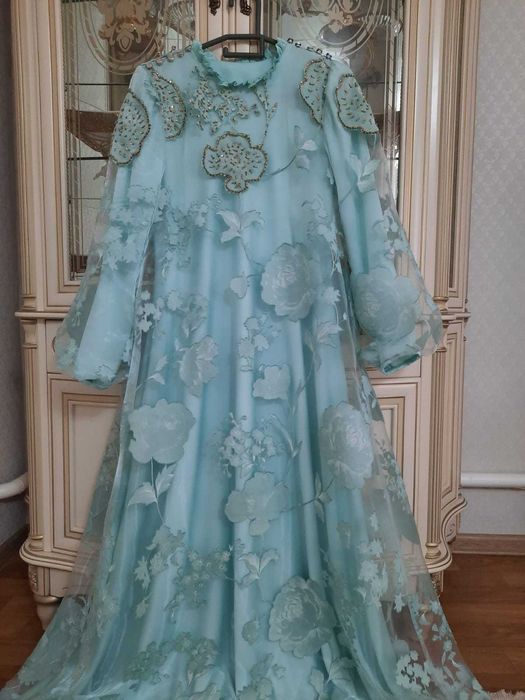 Көйлек сатылады.