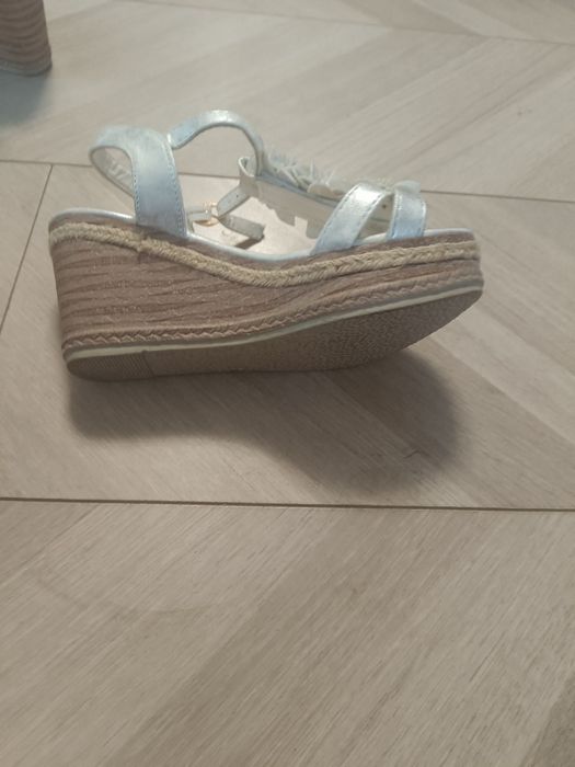 Дамски бели сандали 36и37