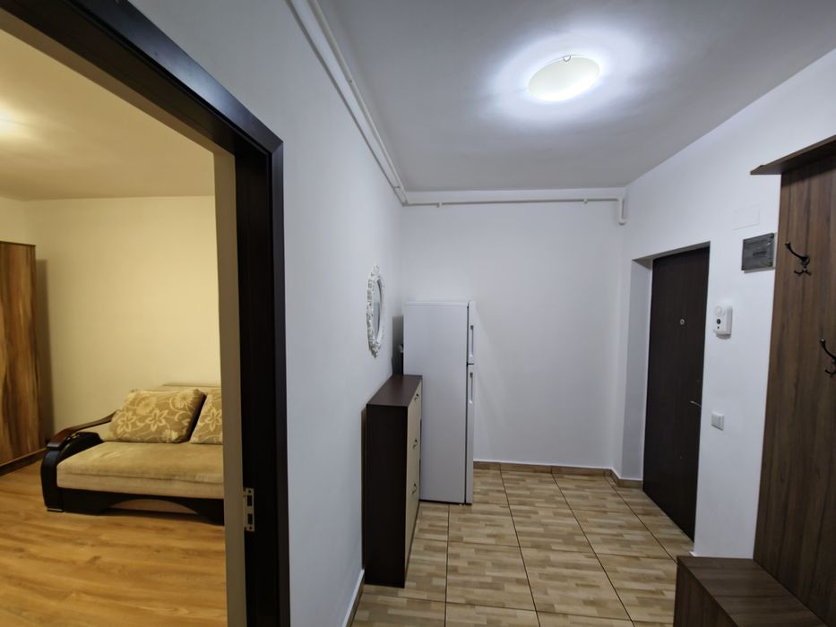Închiriez garsonieră
