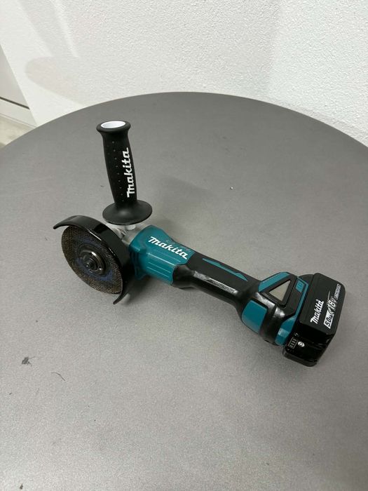 Безчетков ъглошлайф Makita 18волта