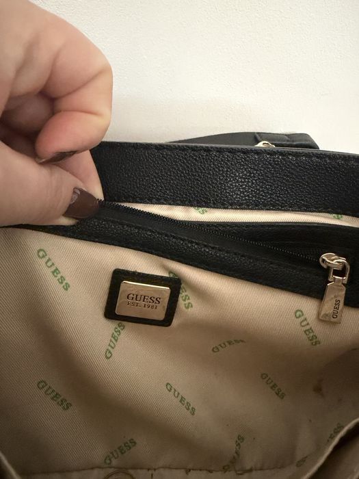 малка чанта GUESS