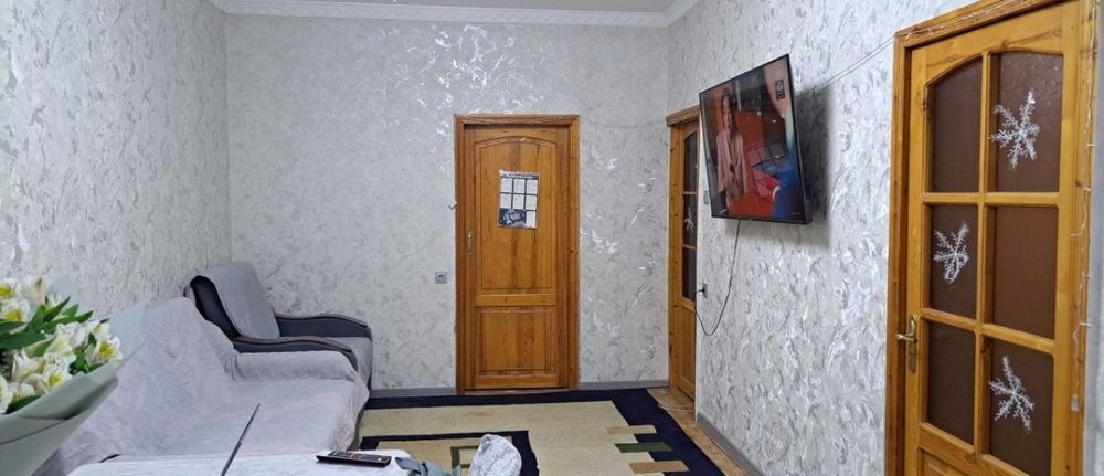 Чиланзар 8 срочно продаётся квартира 2/4/4