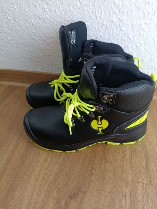 Bocanci  de protecție S 3 Strauss înalti,nr.42 și 43 cu vârf metalic