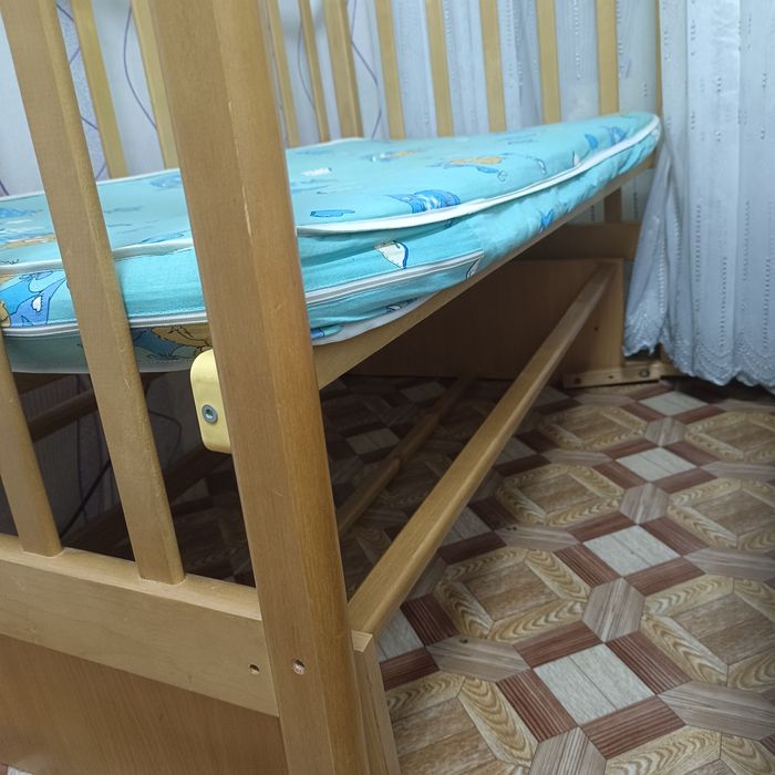 Детская кроватка