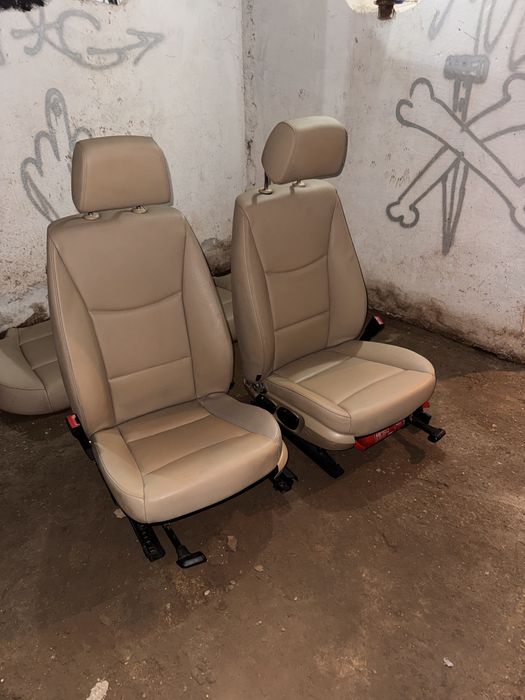 Interior E90 CREM