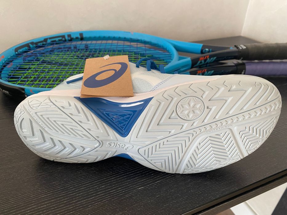 Кроссовки ASICS для тенниса