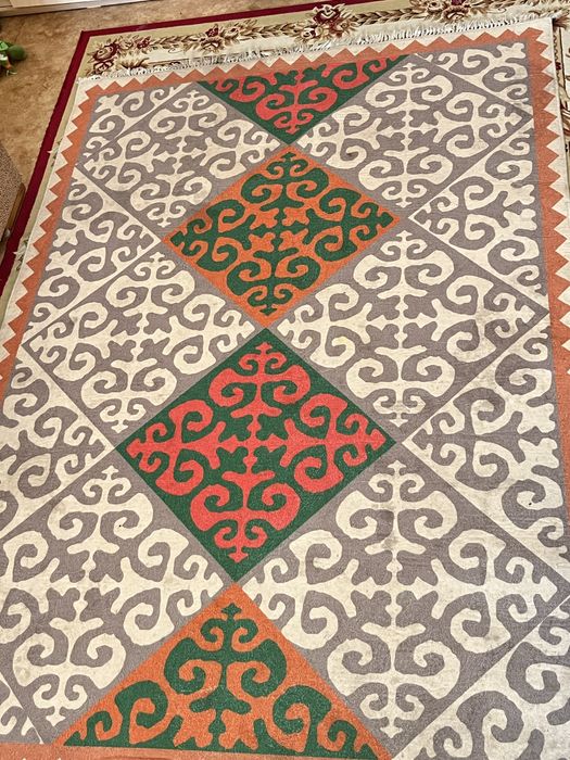 Продам ковер б/у .