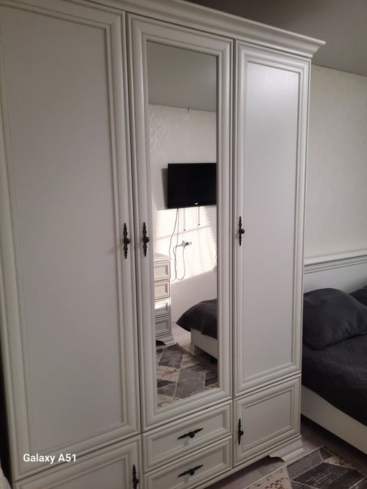 Продам спальный гарнитур