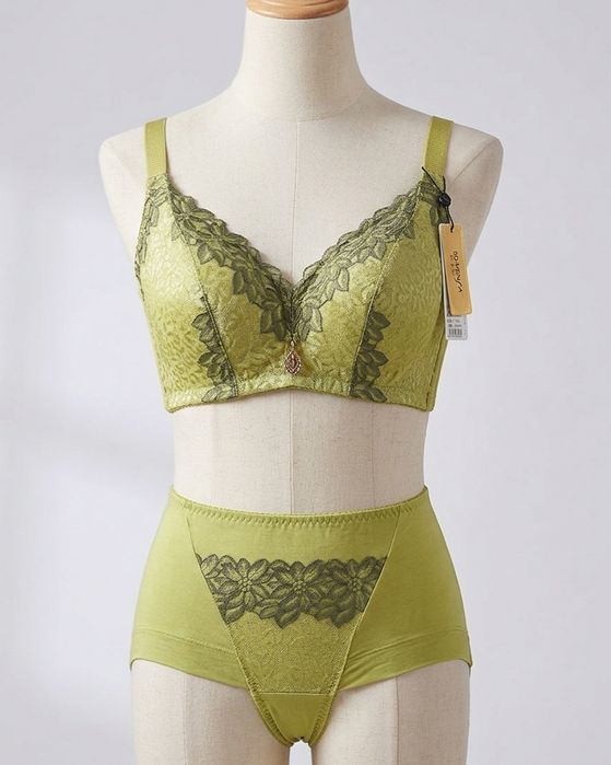 Новый комплект нижнего белья (салатовый/оливковый)