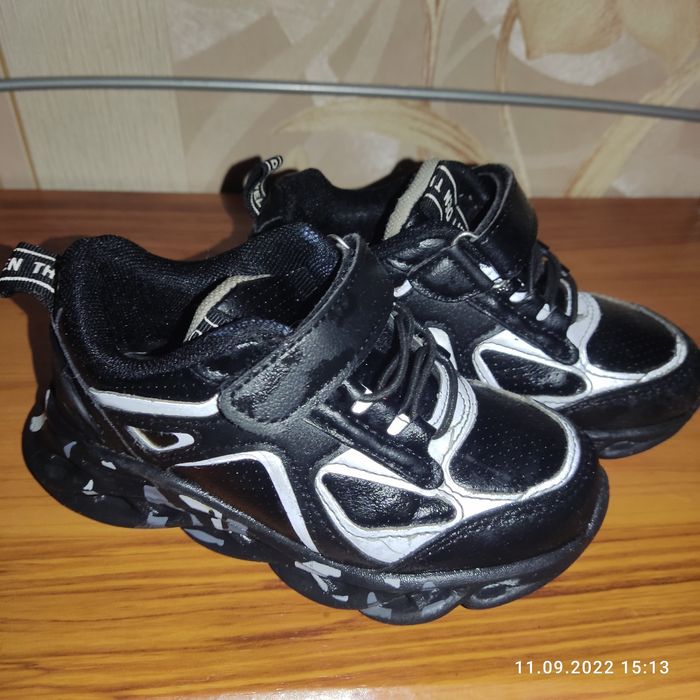 Кроссовки 27 размер