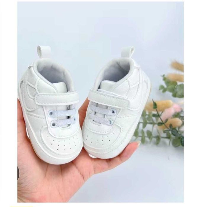 Продам пинетки-кроссовки Костанай