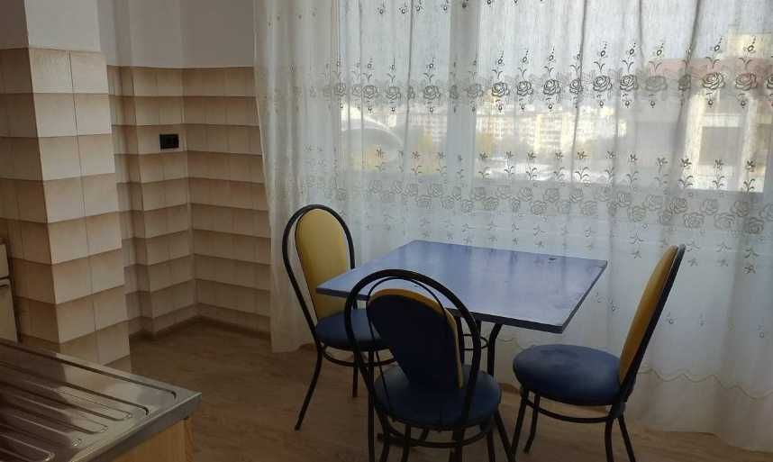 Дава се под наем Многостаен апартамент в Бургас, Славейков - 100 кв.м за 200 € - Снимка #3