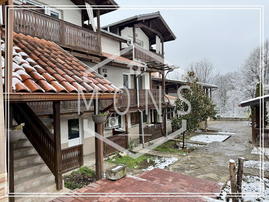 Хотел в Ловеч, област-с.Орешак площ 435 цена 785000