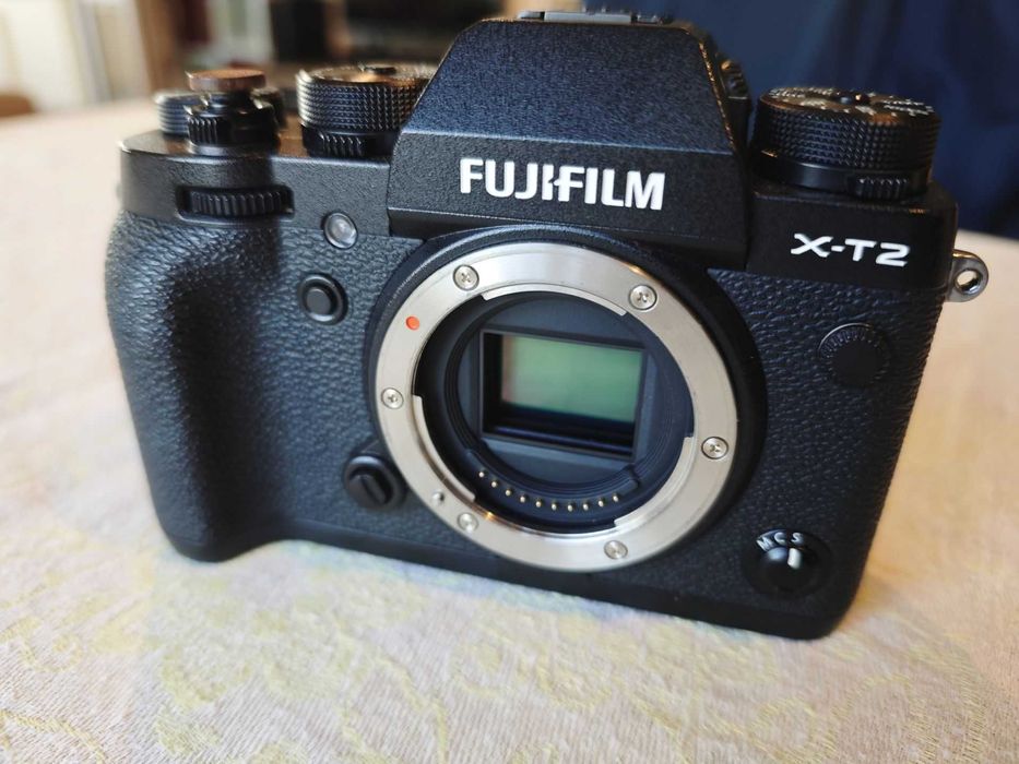 Комплект фотоапарат Fujifilm XT2 и обектив Fujinon XF 16 mm / F1.4 WR.