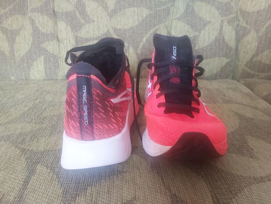 Маратонки  Asics magic speed