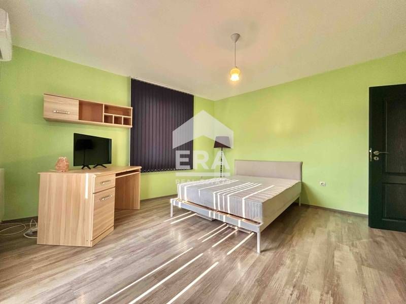 Дава се под наем Четиристаен апартамент в София, Оборище - 90 кв.м за 867 € - Снимка #2