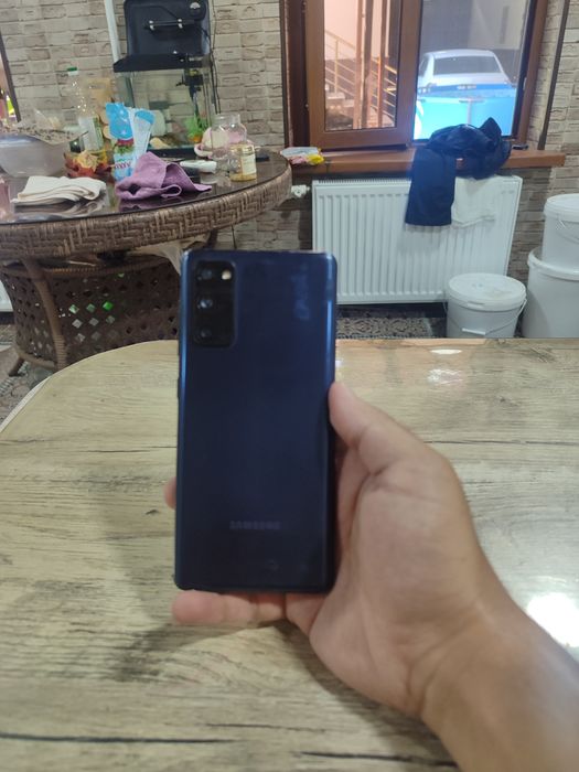 Samsung s 20 fe 128/6 gb Ideal