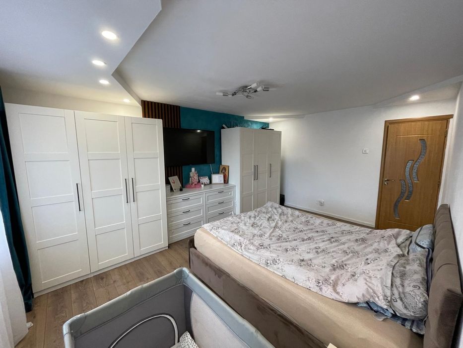Vând apartament cu 2 camere decomandat