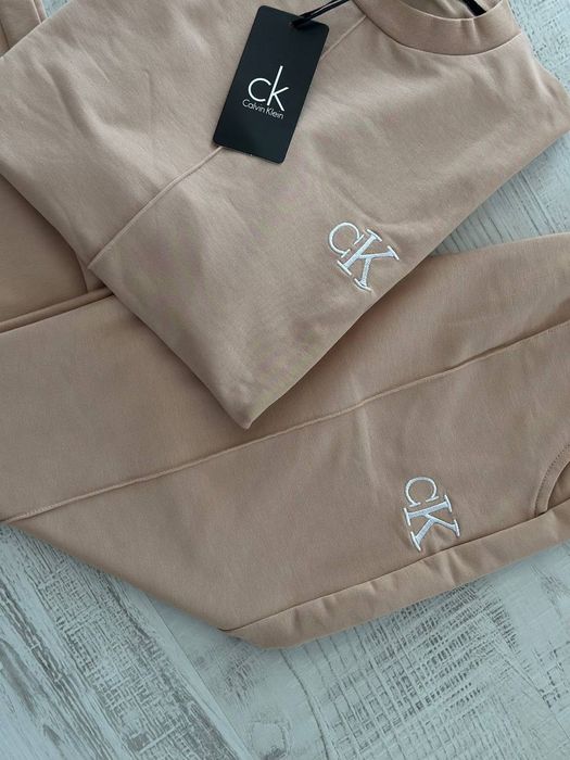 Mărimi : S, M, L, L 
Preț 19