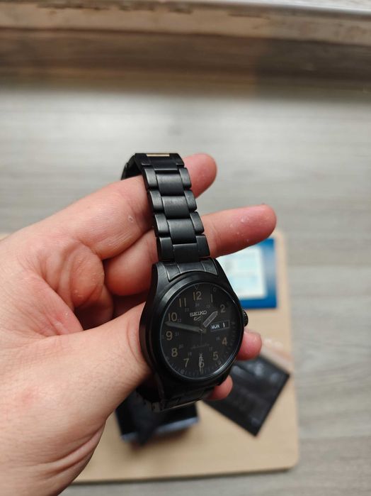 Часовник Seiko SRPJ09K1