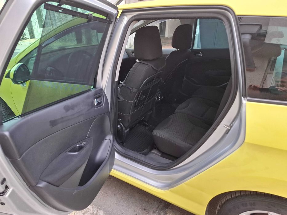 Продавам Пежо 308