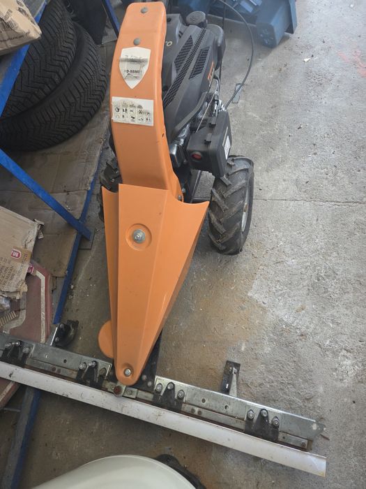 Машинка за косене на трева