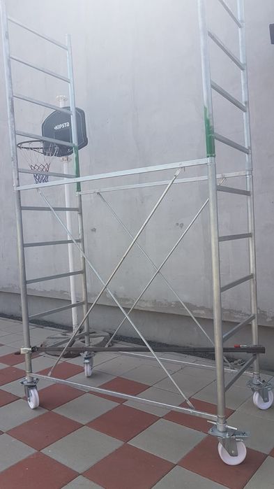 Schela de închiriat aluminiu, inaltime de lucru pana la 15m