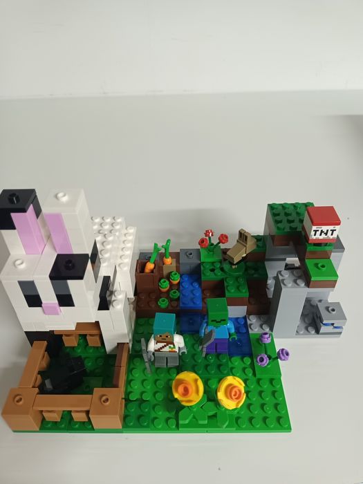 Lego Minecraft original Ferma de iepuri 21181