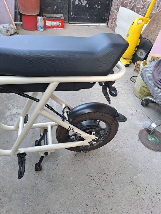 Scuter electric Tesla