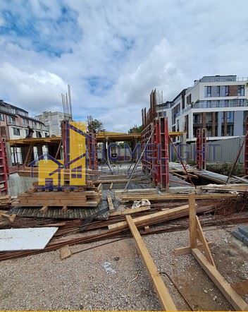 Продава се Тристаен апартамент в София, Левски В - 91 кв.м за 1678 €/кв.м - Снимка #2