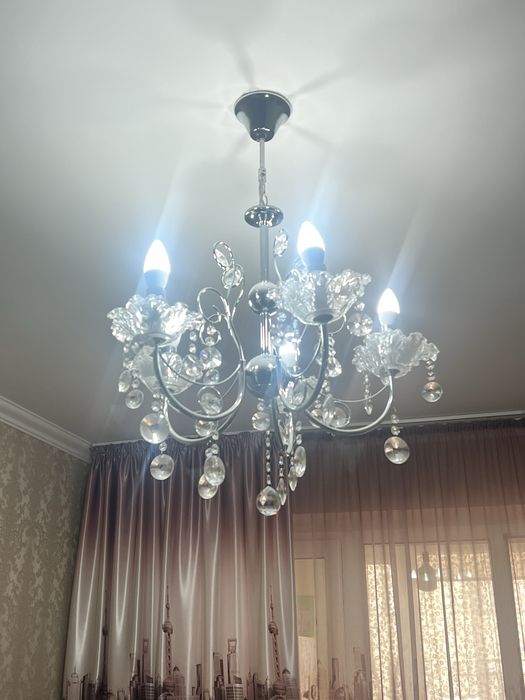 Люстра в отличном состоянии