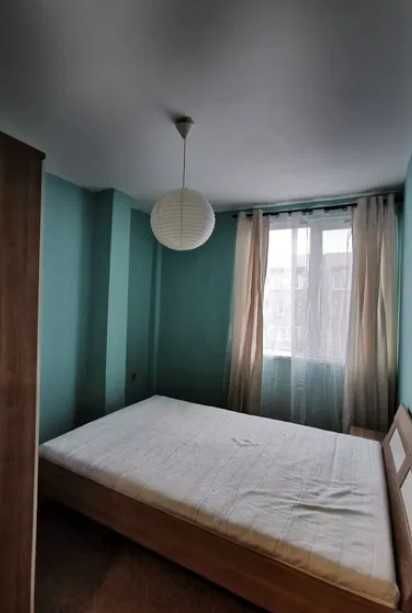 Дава се под наем Тристаен апартамент в Пловдив, Гагарин - 90 кв.м за 418.2 € - Снимка #1