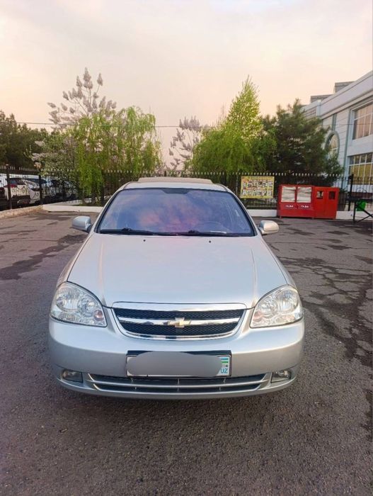 Laseti 2013 yil 1.6 avtomat