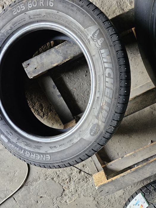 2 anvelope vara 205 60 16 Michelin