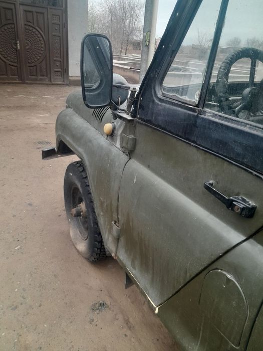 UAZ sotiladi kelishilgan narxda