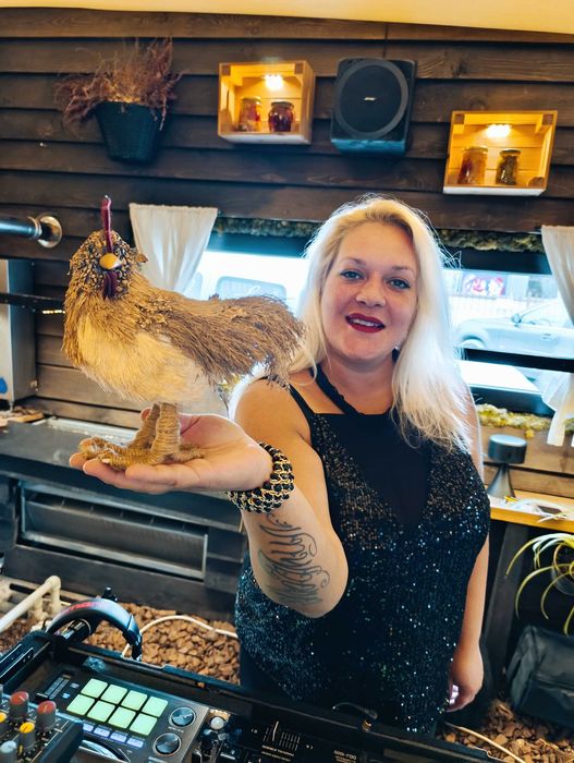 DJ и водеща за Абитуриентски Бал Дж,Dj озвучаване,музика