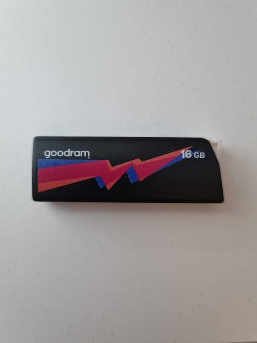 Stick memorie USB 8Gb + 16Gb