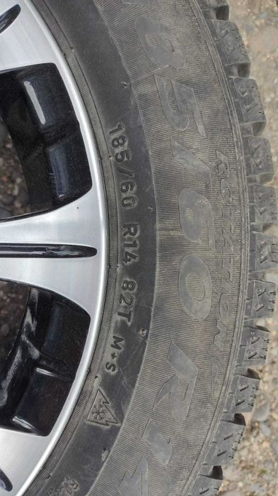 Зимние шины Pirelli с дисками R14